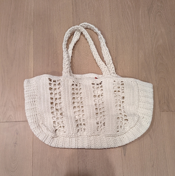 Handcrafted Cream and Red Tote Bag with little crabs - Picture 10 of 10